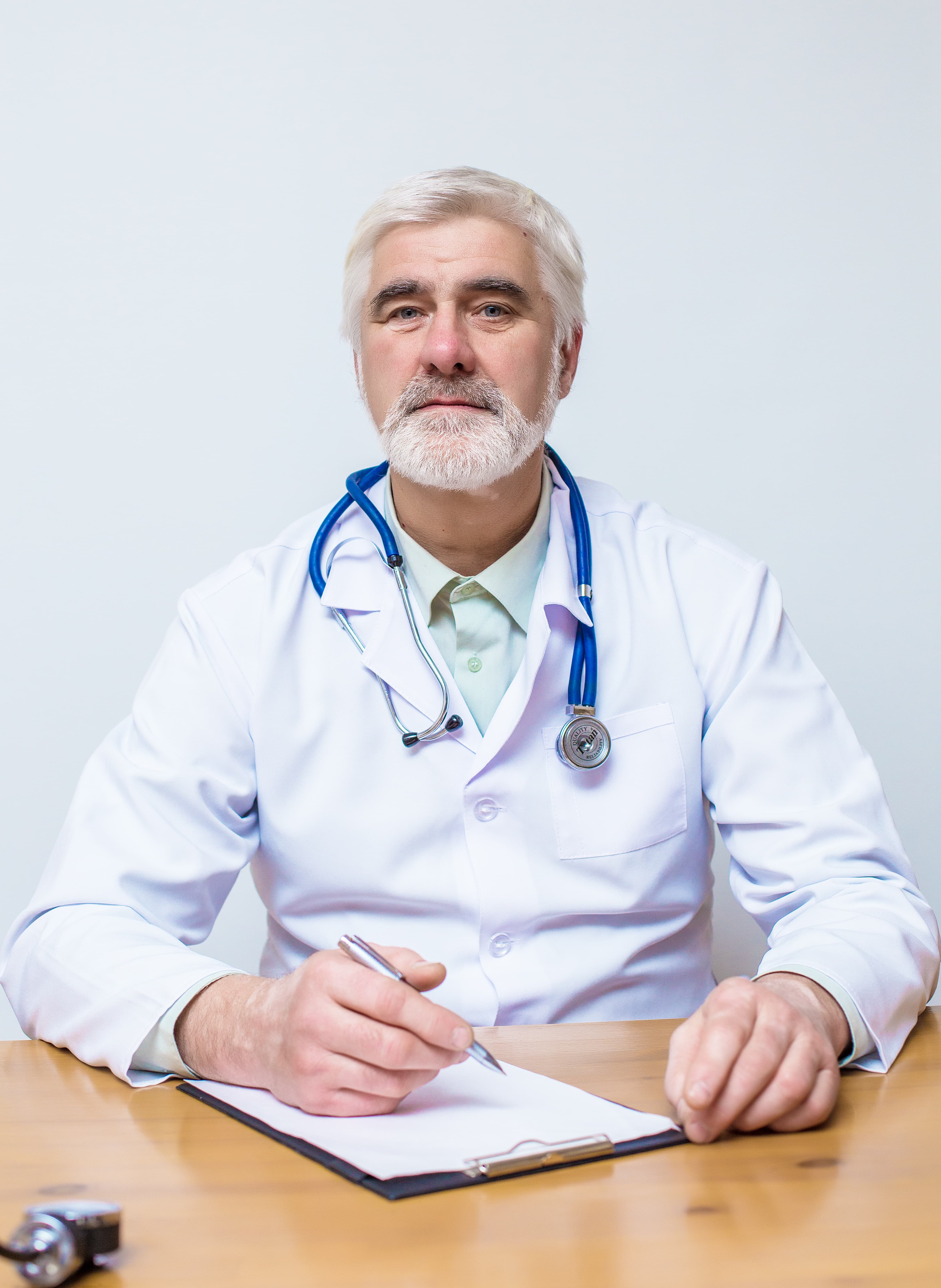 Dr. Miguel Herrera